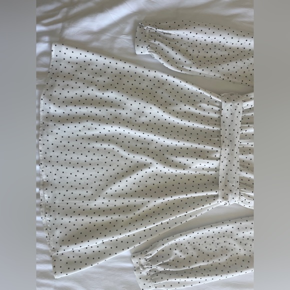 Long sleeve Poka Dot v-neck dress - Picture 5 of 12